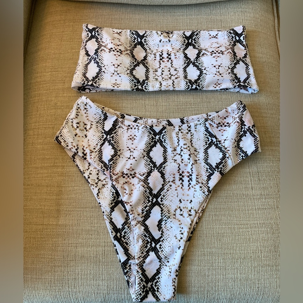ZAFUL 2 piece strapless swimsuit